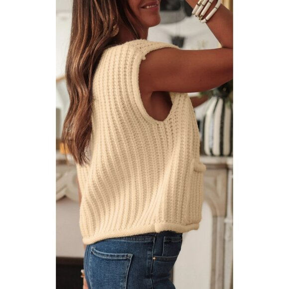 Cream Solid Textured Knit Side Pockets Buttoned Sweater Vest - Picture 2 of 2